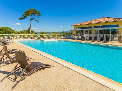 Le Brusc Apartamento | Apartment in Le Brusc near Sandy Beach