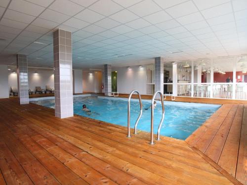 Roz-sur-Couesnon Apartamento | Apartment in France with Stunning Polder Views
