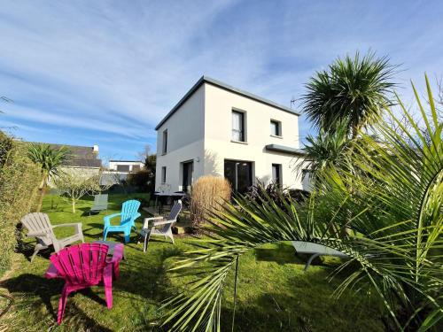 Carantec Casa | Apartment in France near Scenic Coastline