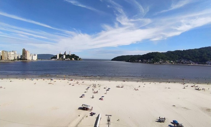 Sao Vicente Apartamento | Apartment in front of the beach in São Vicente! Spectacular view !