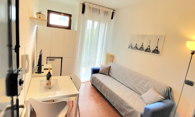 Buon Pastore-Sant'Agnese-San Damaso Apartamento | Apartment in front of the hospital with garage and bicycle