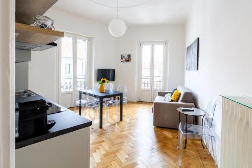 Porta Venezia Apartamento | Apartment in Historic Building- Porta Venezia