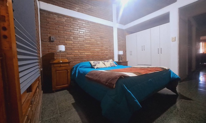 Godoy Cruz Apartamento | Apartment in Mendoza with PARKING, Wi-Fi and Outstanding Service