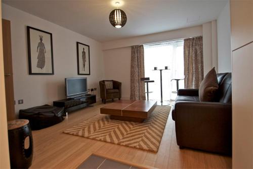 Ashmore Green Apartamento | Apartment in Newbury Parkway Centre