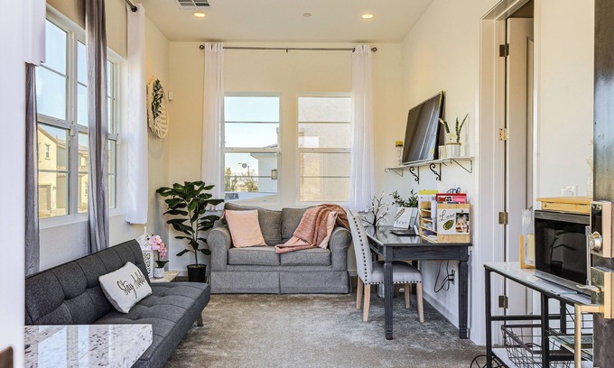 Las Vegas Apartamento | Apartment in North Las Vegas w/ Community Perks