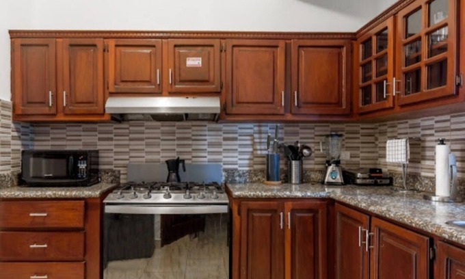Downtown Santo Domingo Apartamento | Apartment in Piantini Sleeps 12