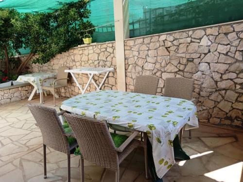 Povlja Apartamento | Apartment in Povlja with terrace, air conditioning, WiFi 4991-1