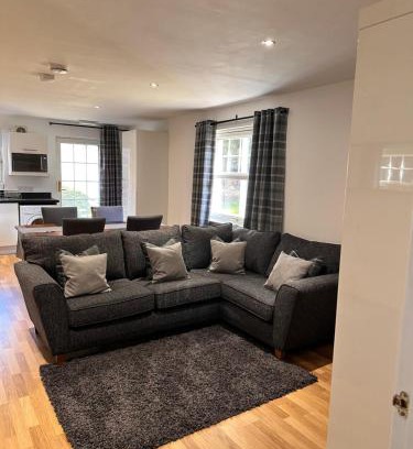 Inchmarlo Apartamento | Apartment in Queens Court, Banchory