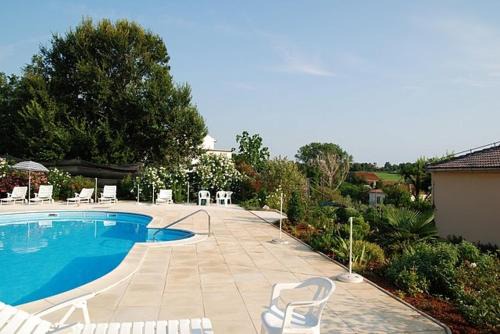 Savudrija Apartamento | Apartment in Savudrija with sea view, terrace, air conditioning, Wi-Fi (123-3)