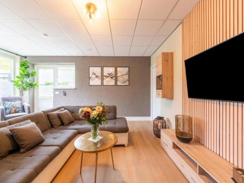 Strucht Apartamento | Apartment in Schin op Geul with Sauna, cleaning included