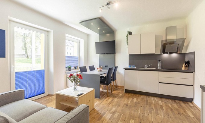 Eisenerz Apartamento | Apartamento en Estiria con baño de burbujas