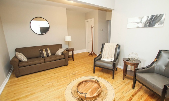 Cornwall Apartamento | Apartment in the downtown area. Close to shopping and restaurants.
