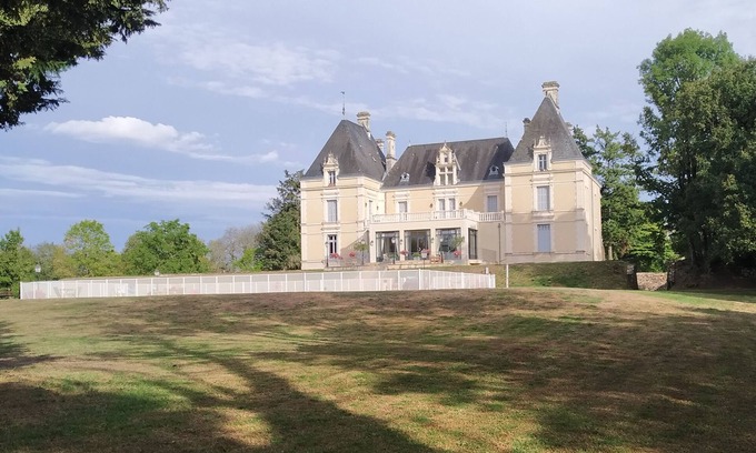 Les Forges Apartamento | Beautiful 1-Bed Apartment in the Chateau grounds