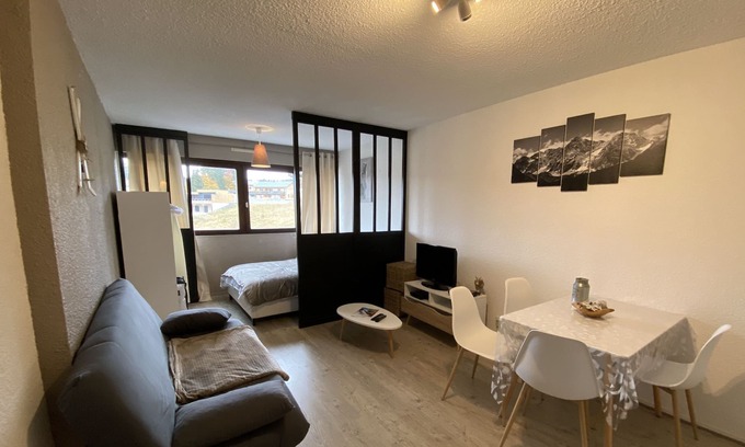 Lamoura Apartamento | Apartment in the heart of Les Rousses Station (Skiing and hiking)