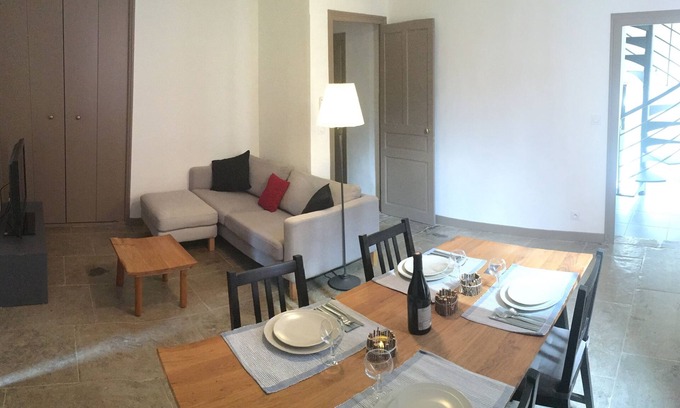 Nimes City Centre Apartamento | Apartamento en el corazón de la antigua Nimes (estacionamiento incluido)