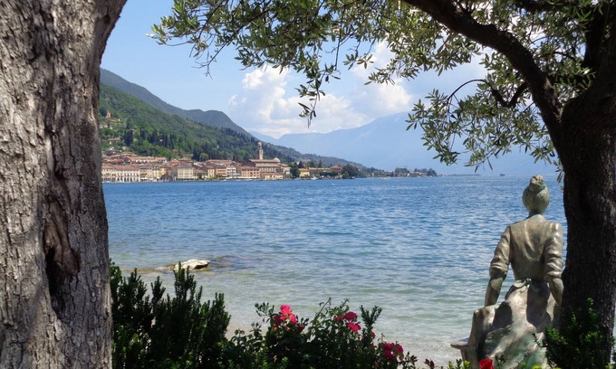Villanuova sul Clisi Apartamento | Apartamento en el antiguo monasterio del castillo Piscina con vista al lago