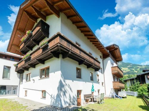 Finsing Casa | Apartment in Tyrol near Ski Lift