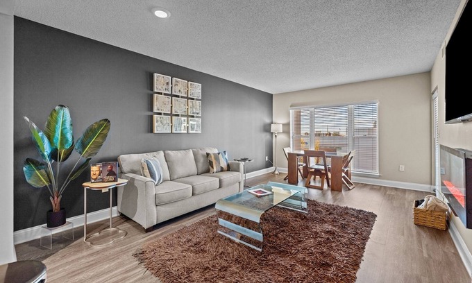 Third Ward Apartamento | Apartment in Uptown Charlotte N.C with City View!