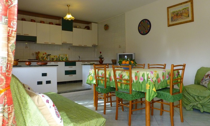 Teulada Villa | Apartamento en villa, planta baja, entrada independiente, ideal para familias.