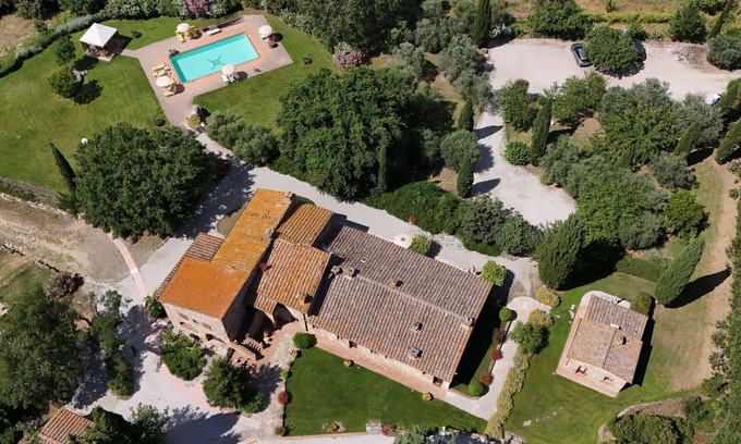 Gambassi Terme Villa | Apartamento en villa con A/C, WIFI, piscina, TV, terraza, vista panorámica, cerca de San Gimignano