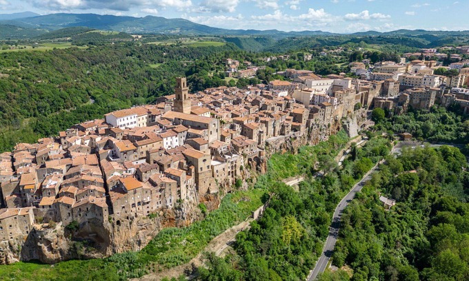 Sorano Casa | Apartamento en villa con WIFI, piscina, A/C, bañera de hidromasaje, TV, terraza, vista panorámica