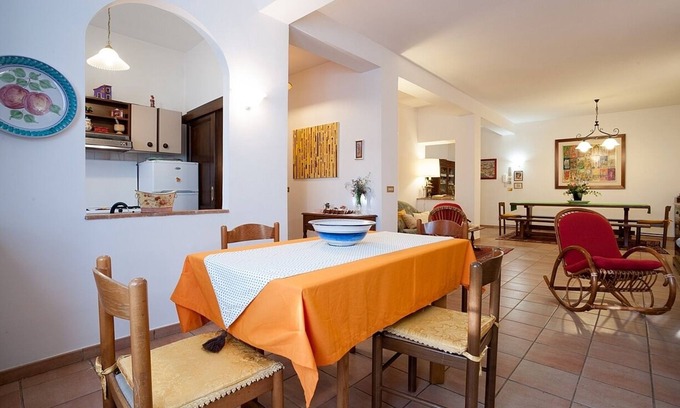 Viterbo Apartamento | Apartamento en una villa con piscina privada y jardín