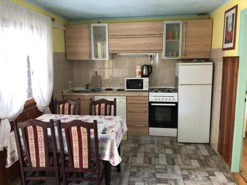 Zdrelac Apartamento | Apartment in Zdrelac with balcony, air conditioning, WiFi, washing machine 4834-1