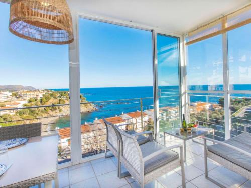 Llanca Apartamento | Apartment Indalo by Interhome