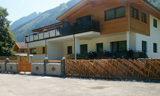 Fusch an der Grossglocknerstrasse Apartamento | Apartamento Ingrid by Interhome