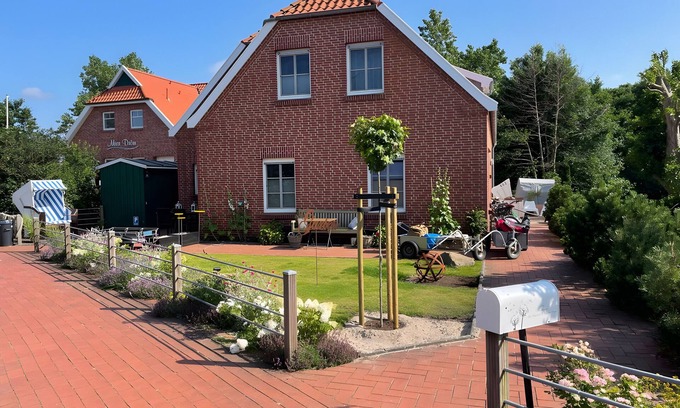 Baltrum Apartamento | Apartamento 'Inselhuuske I' con terraza privada, jardín privado y Wi-Fi