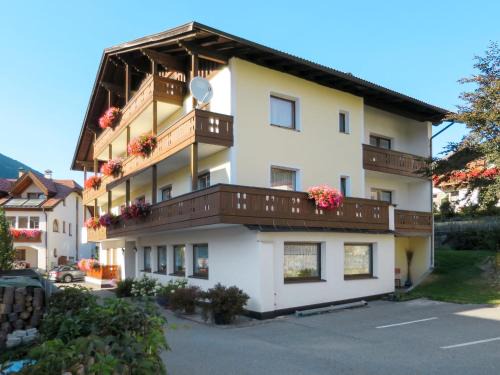 St. Valentin auf der Haide Apartamento | Apartment Haupthaus Schönblick - SVH119 by Interhome