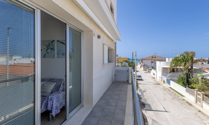Punta Secca Apartamento | Apartamento 'Appartamento Mare' con vistas al mar, Wi-Fi y aire acondicionado