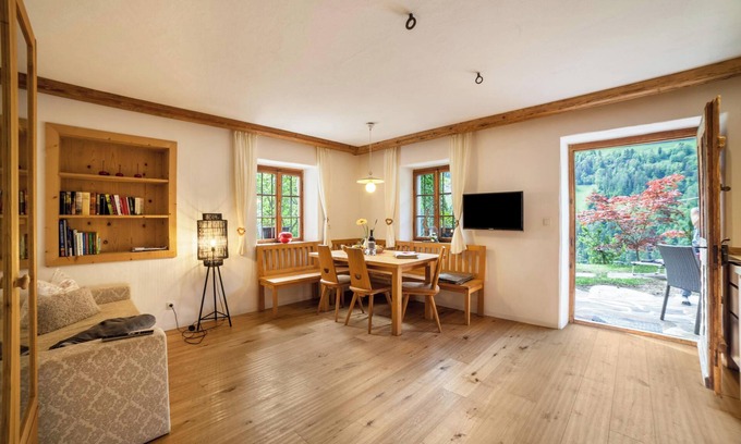 San Leonardo in Passiria Apartamento | Apartamento "Schildhofsuite" en "Schildhof Ebion" con vistas a la montaña y jardín