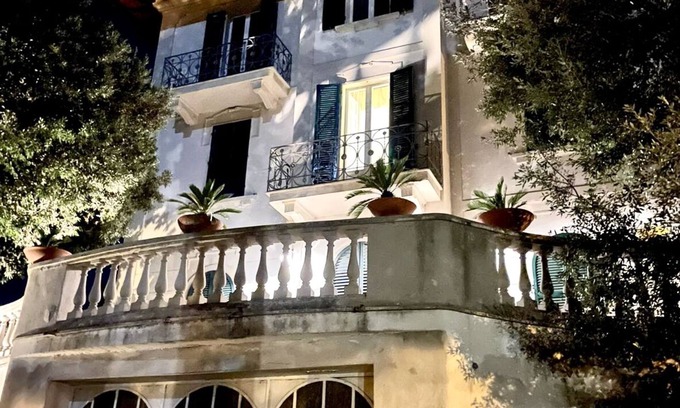 Tuoro sul Trasimeno Casa | Apartment in period villa overlooking Lake Trasimeno