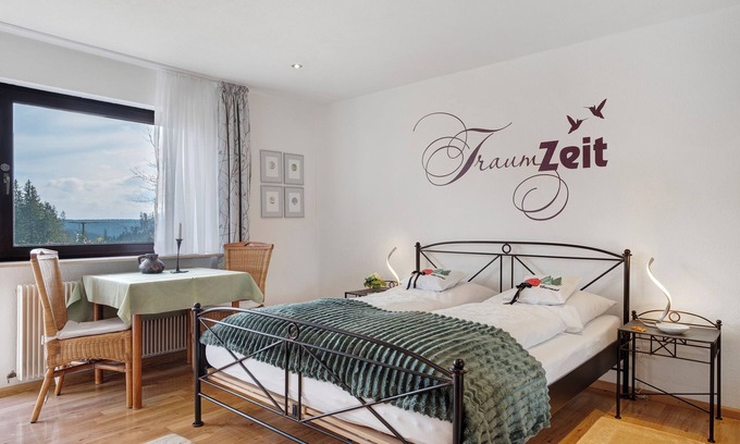 Schwarzenbach Apartamento | Apartamento 'Janßen-Wehrle' con vistas a la montaña, terraza privada y Wi-Fi