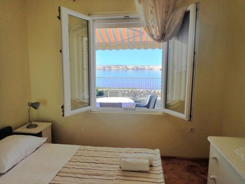 Baric Draga Apartamento | Apartment Jela at the seafront