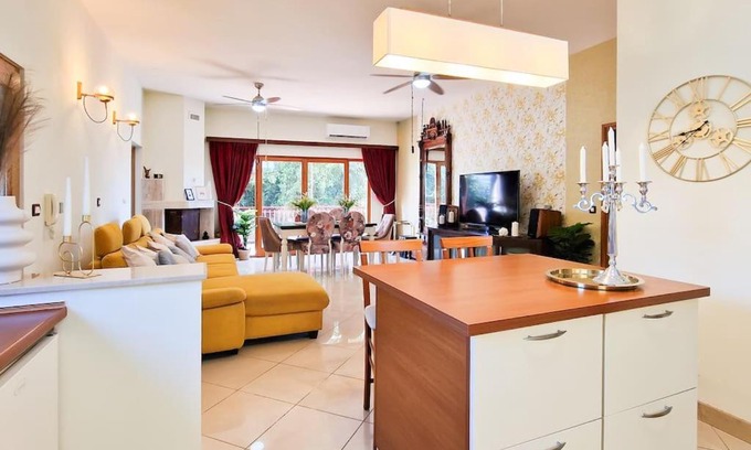 Kastel Sucurac Apartamento | Apartment Kalliope, 200m sea