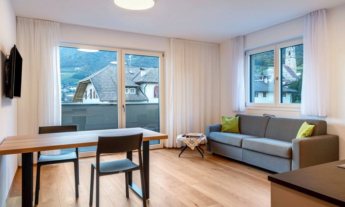Tramin Apartamento | Apartamento "Karin - Cabernet" con terraza compartida y Wi-Fi
