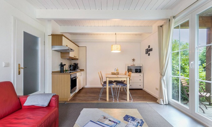 Ostersiel Apartamento | Apartment 'Kleine Ella Pellworm' with Private Terrace, Shared Garden and Wi-Fi