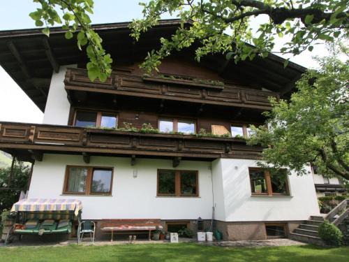 Hippach Apartamento | Apartment Klocker by Interhome