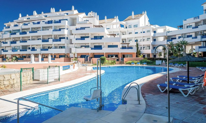 Castillo de Sabinillas Apartamento | Apartamento 'Kym' con vistas a la montaña, Wi-Fi y aire acondicionado
