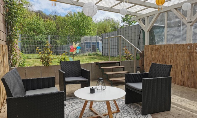 Mainz-Bingen Apartamento | Apartment 'Ländliche Idylle Und Erholung' with Private Terrace, Private Garden and Wi-Fi
