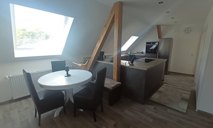 Neuhof Apartamento | Apartamento 'Ländliche Ferienwohnung' con Wi-Fi