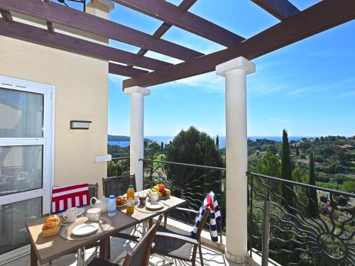 Le Dramont Apartamento | Apartment L'Esquinade - FH205 by Interhome