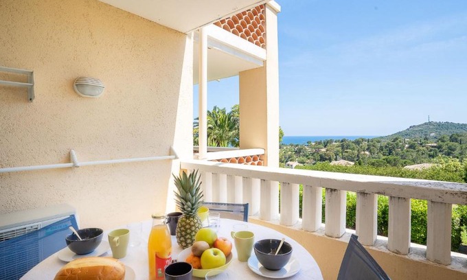 Cap Esterel Apartamento | Apartment L'Esquinade P1 111 by Interhome