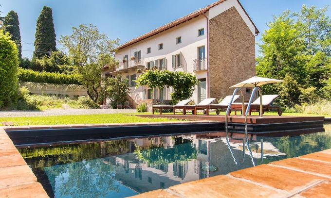 Costigliole d'Asti Apartamento | Apartment "LA MADIA" at Cascina La Melagrana