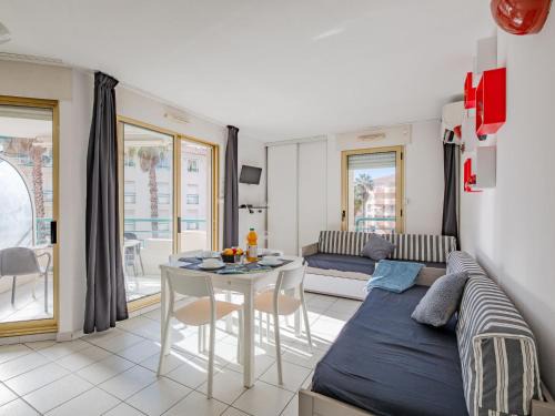 Frejus Port Apartamento | Apartment L'Open-5 by Interhome