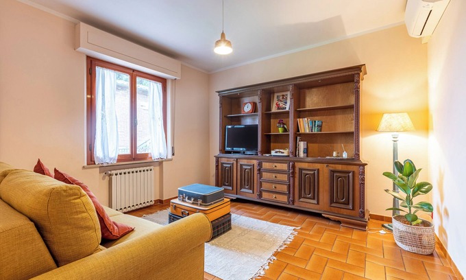 Santarello Apartamento | Apartamento 'La Capacciola - Girasole' con piscina compartida, terraza privada y Wi-Fi