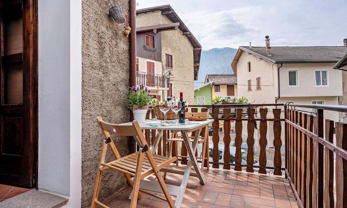 Bieno Apartamento | Apartamento 'La Casa Di Ketty' con vistas a la montaña y terraza privada