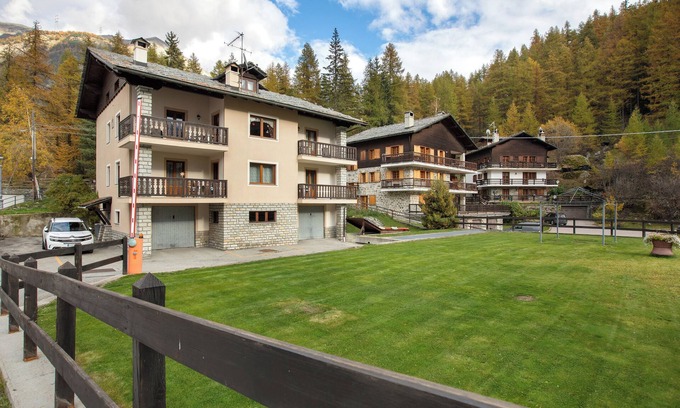 Cogne Apartamento | Apartamento 'La Casa Vacanze Portigliatti' con vistas a la montaña, terraza privada y Wi-Fi